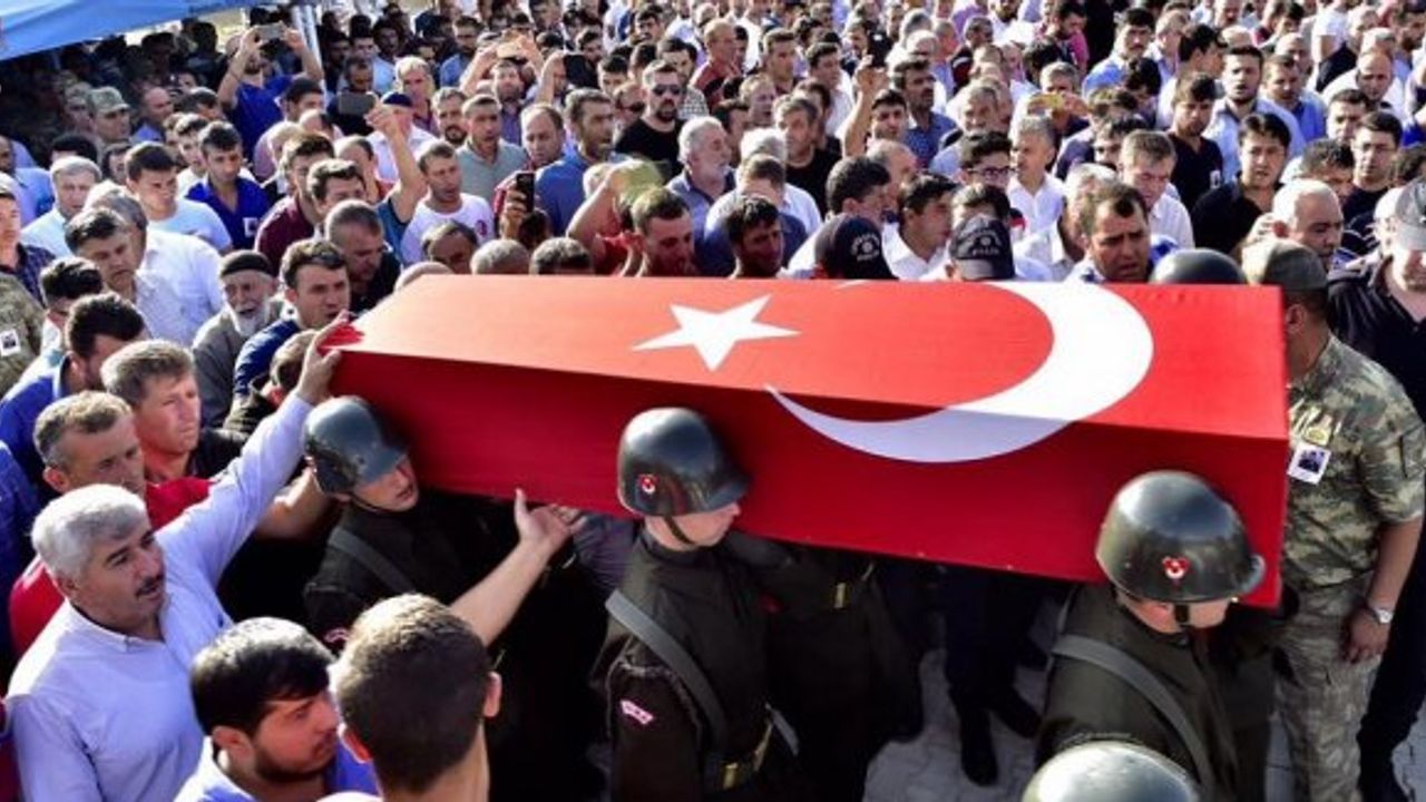 Elbistanlı Şehit Uzman Çavuş  Kartal, gözyaşları arasında toprağa verildi