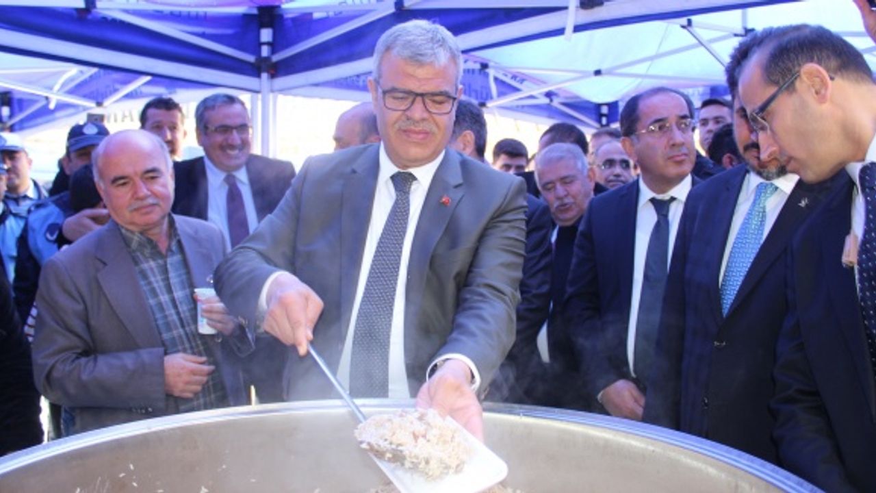 Kaynak, Kutlu Doğum Etkinliğinde Pilav Dağıttı