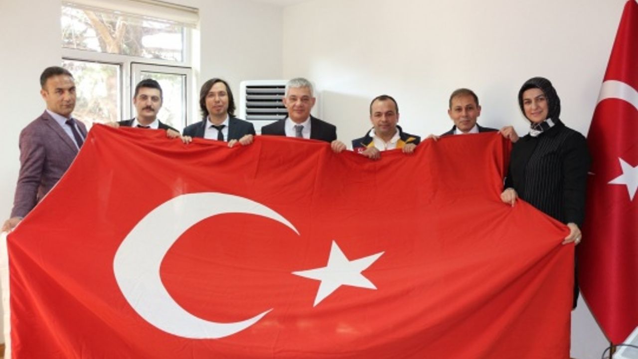 İl Sağlık Müdürü Öksüz'den Bayrak Hassasiyetine Teşekkür