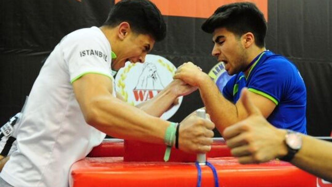 Kahramanmaraşlı Tıraş, Türkiye Bilek Güreşi Şampiyonu Oldu