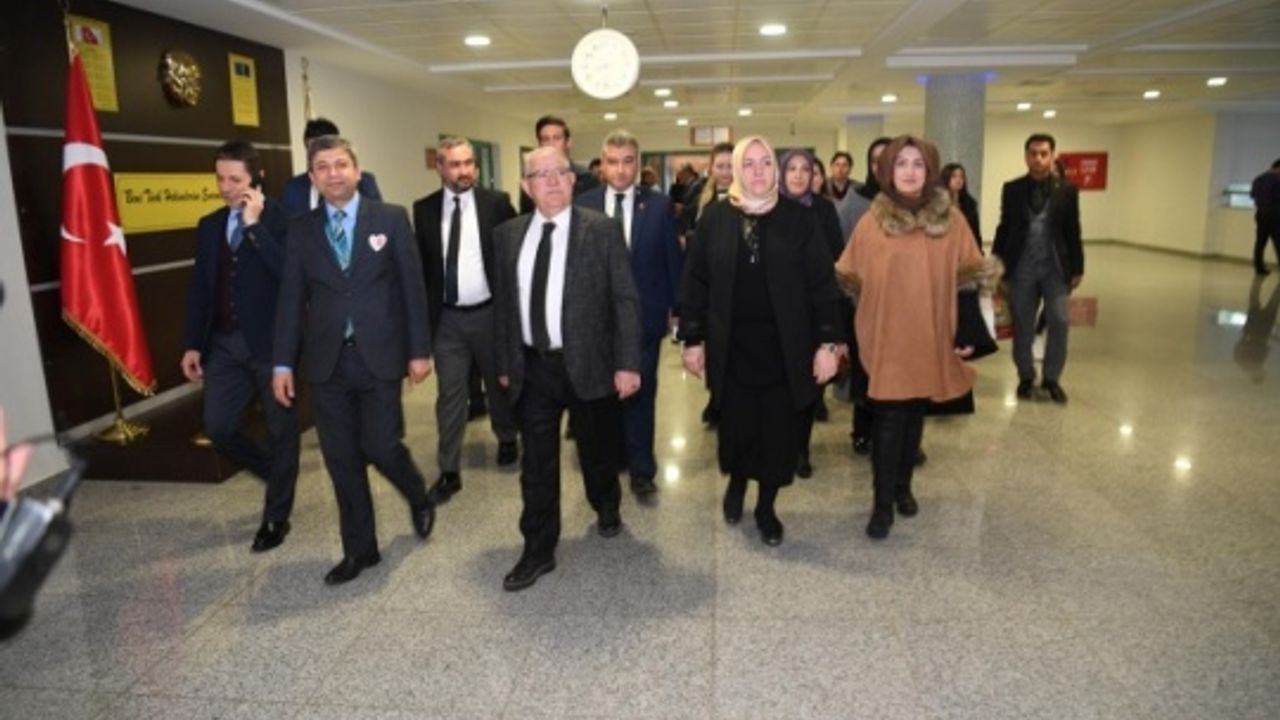 Başkan Mahçiçek Doktorlarla Bir Arada