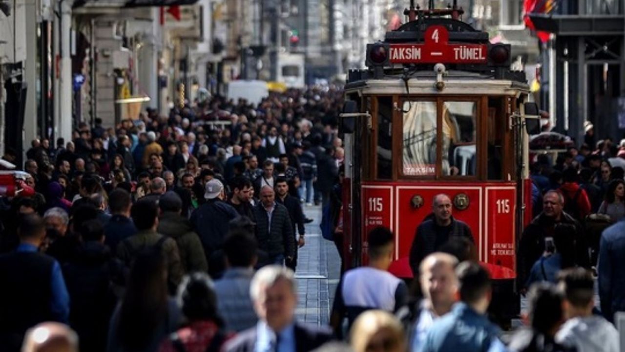 Türkiye nüfusu 1 milyon 151 bin 115 kişi arttı