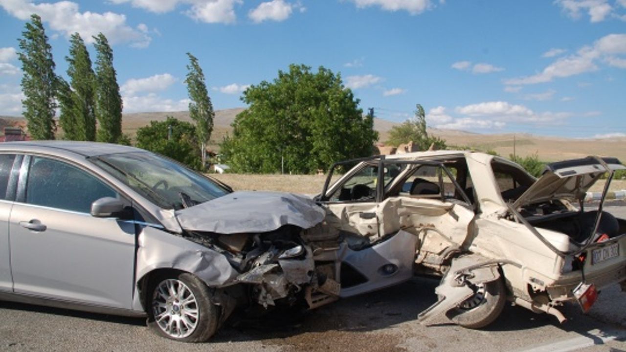 Afşin’de Trafik Kazası: 8 yaralı
