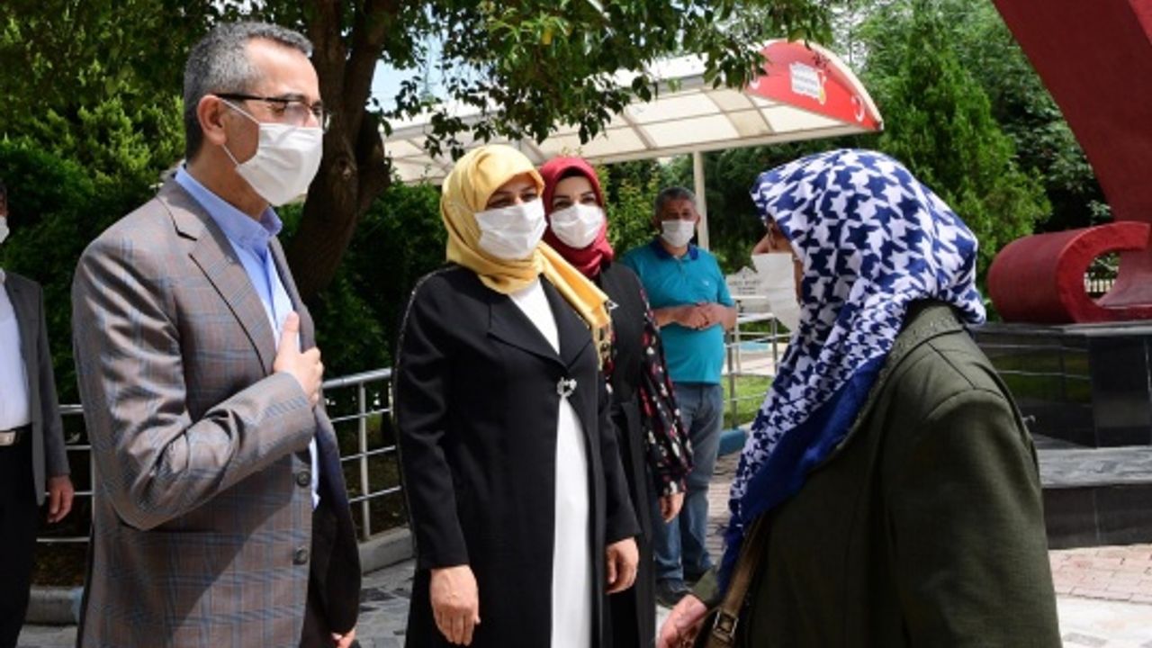 Başkan Güngör, şehitliği ziyaret etti