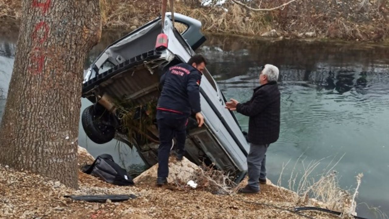 Nehre düşen araçtaki 1 kişi öldü, 2 kişi yaralandı