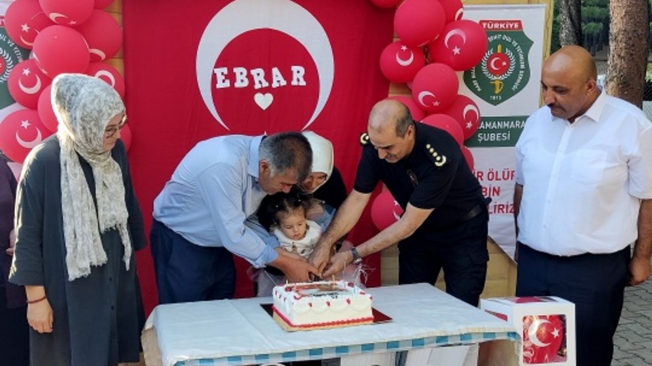 Şehit Polisin 1 yaşına giren kızına doğum günü sürprizi