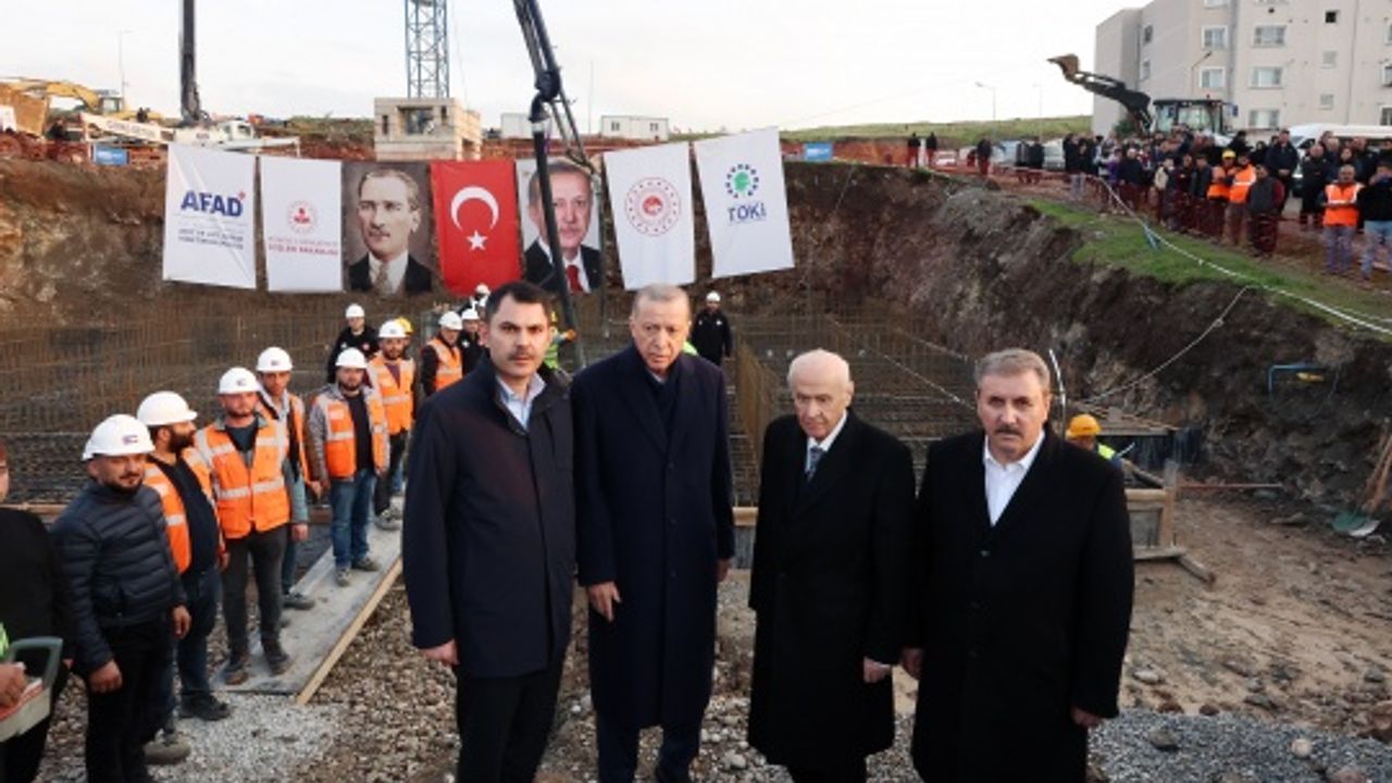 Bahçeli ve Destici, Kahramanmaraş'ta Afet ve Köy Konutu İlk Temel Atma Töreni'ne katıldı