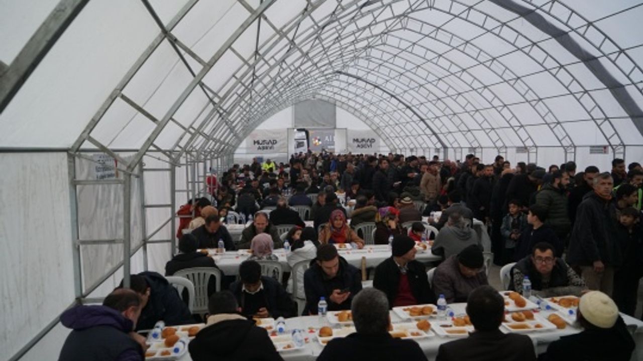 Büyükşehir’in Aşevi Ramazan’ın İlk Gününde Misafirlerini Ağırladı