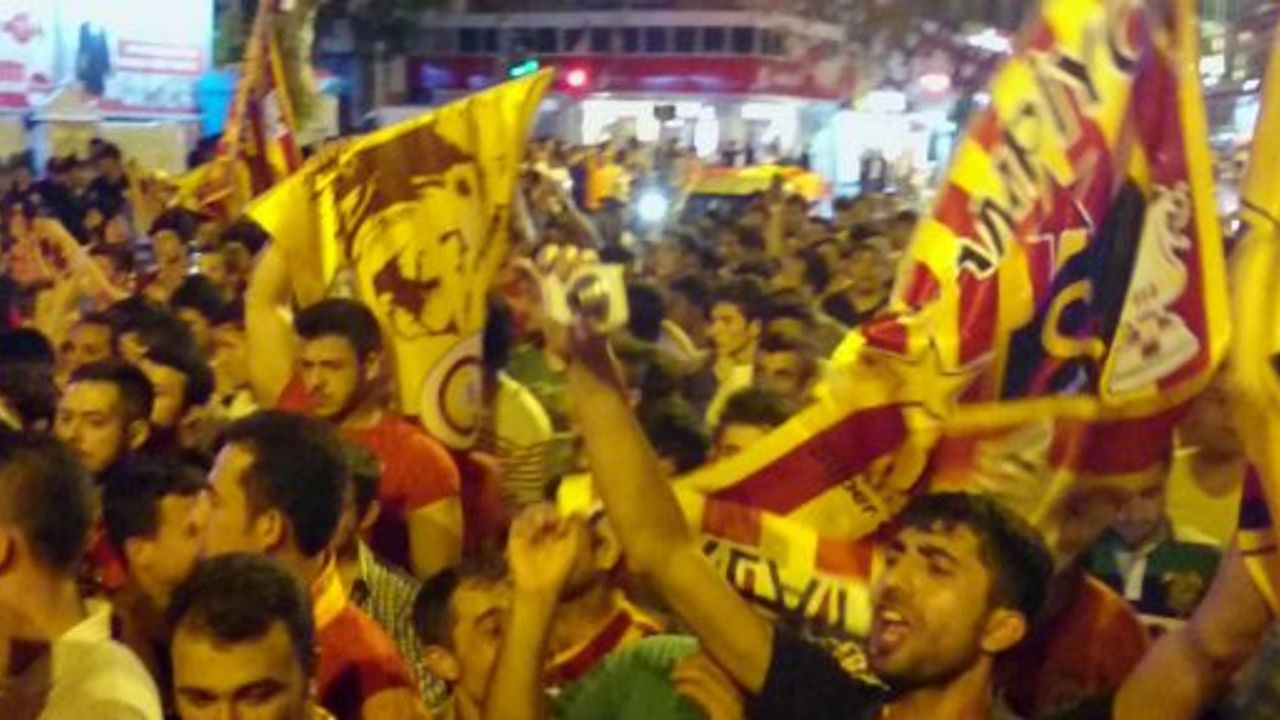  Galatasaraylı Kahramanmaraşlıların Derbi Sevinci 
