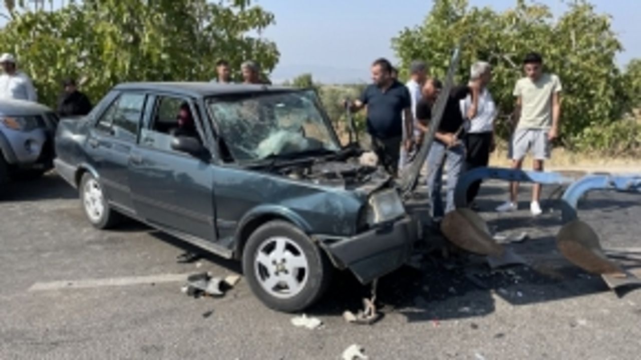 Otomobil İle Hafif Ticari Aracın Çarpıştığı Kazada 7 Kişi Yaralandı