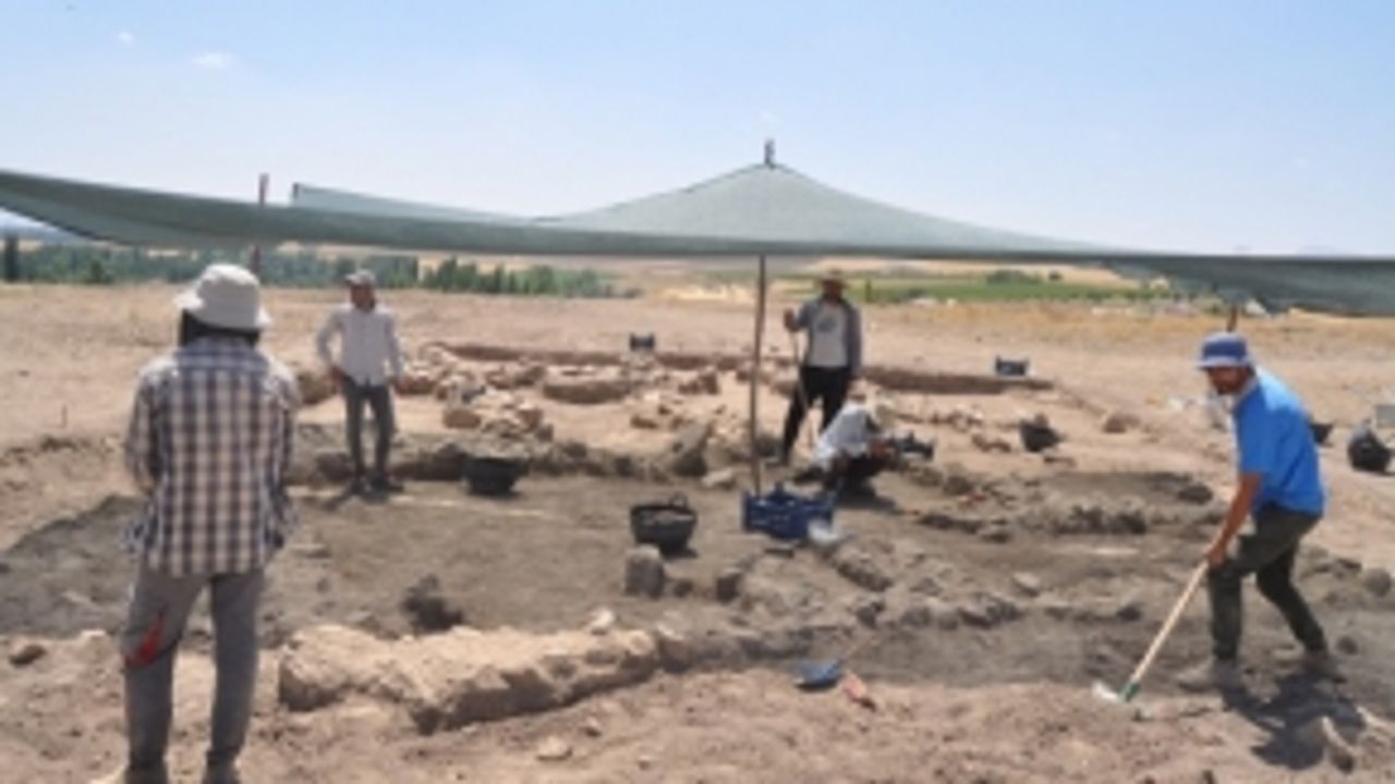 Yassı Höyük’te Kayıp 2 Hitit Kenti Lavazantia ve Hurama Aranıyor