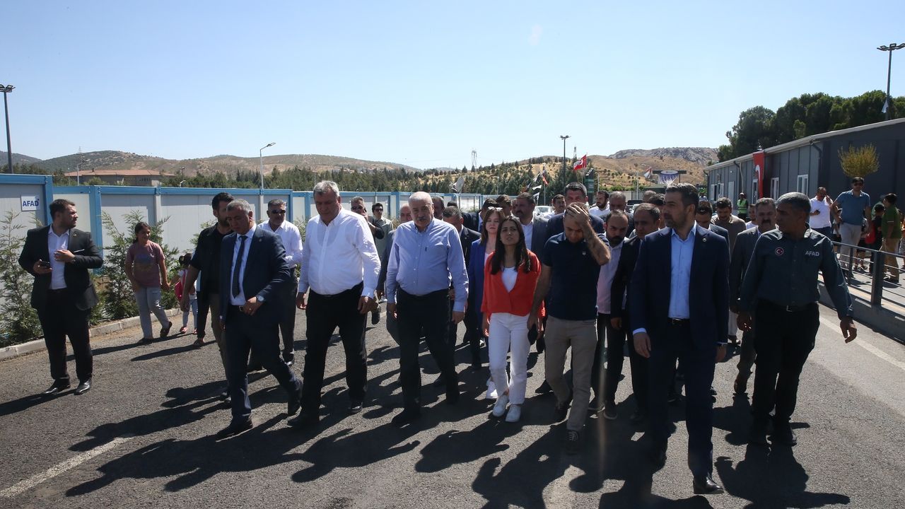 MHP'nin Depremi İnceleme Komisyonu Kahramanmaraş'ta