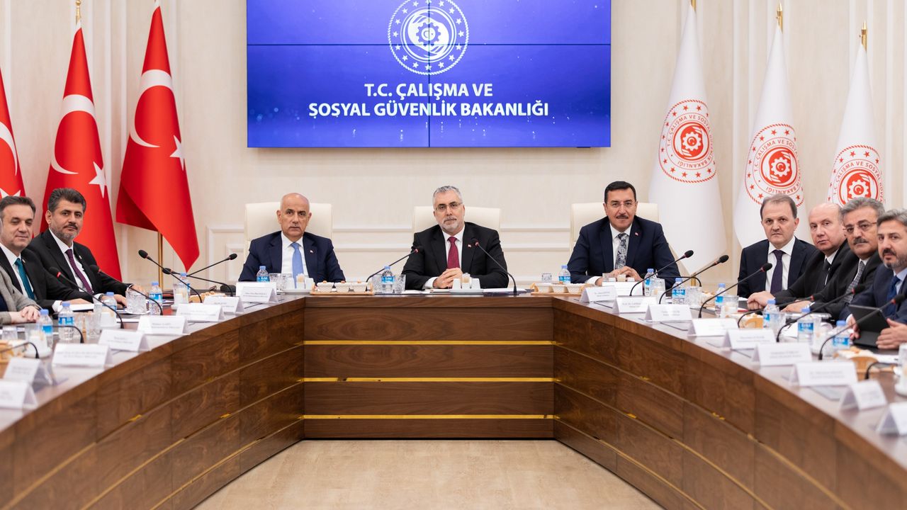 Başkan Güngör, Çalışma ve Sosyal Güvenlik Bakanı Işıkhan ile Bir Araya Geldi