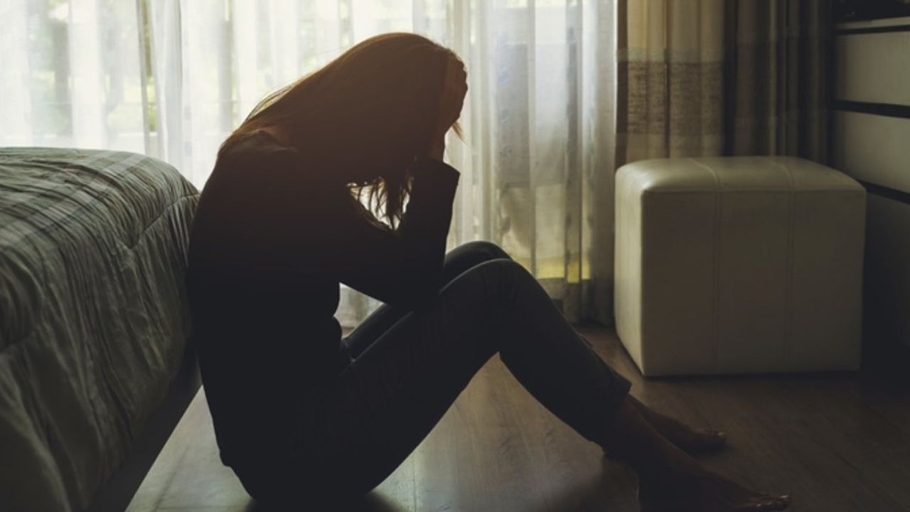 Depresyondaki Kişinin Yalnız Kalmasına İzin Verilmemeli
