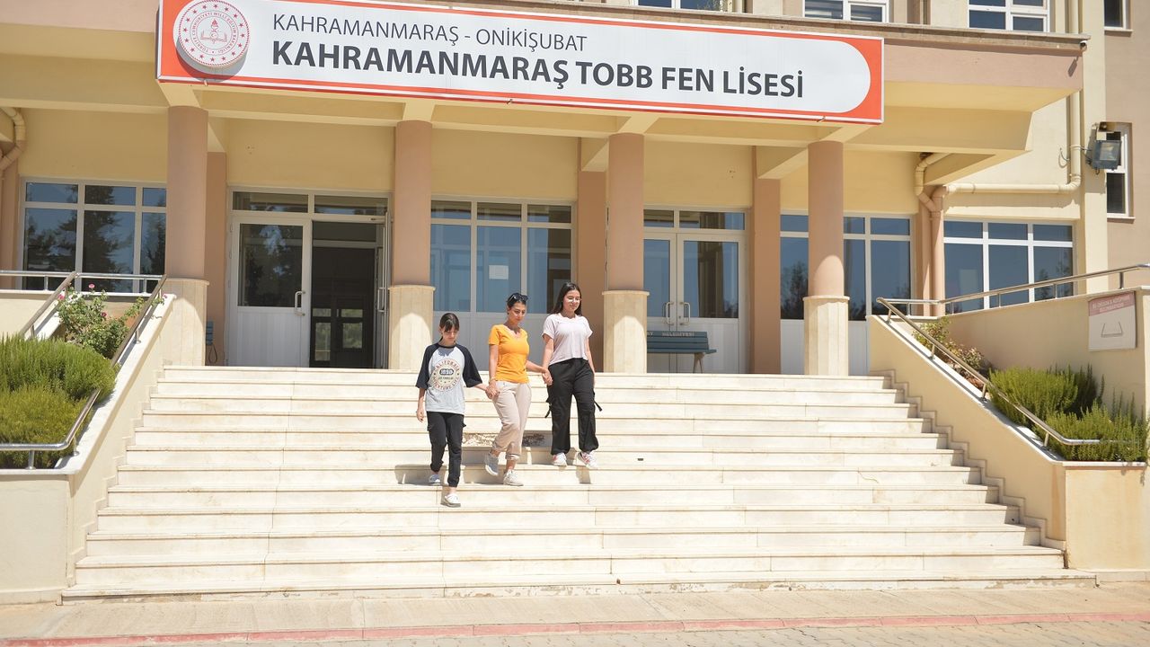 Kahramanmaraş'ın depremzede öğrencileri tıp fakültesini kazandı