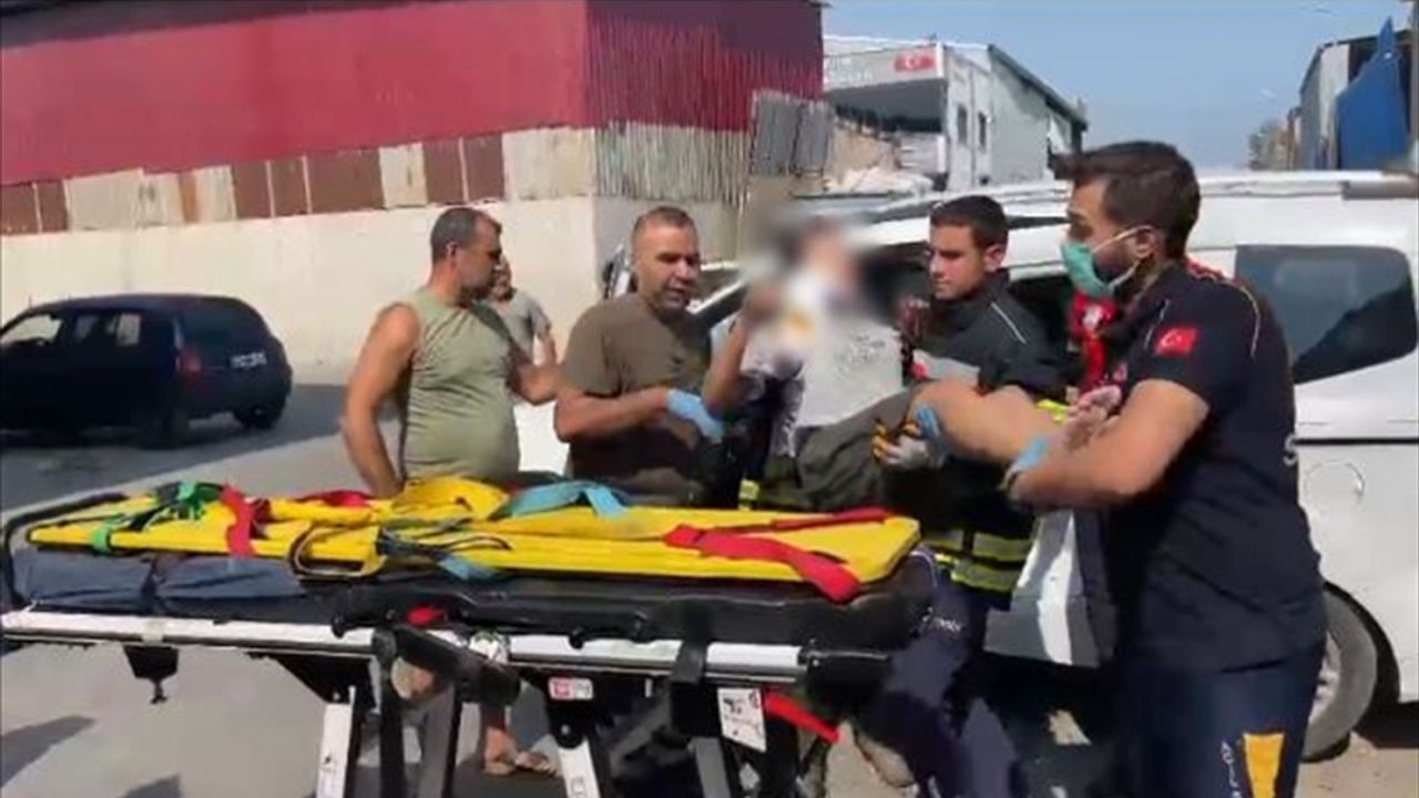 Mersin'de iki aracın çarpışması sonucu 2 çocuk yaralandı