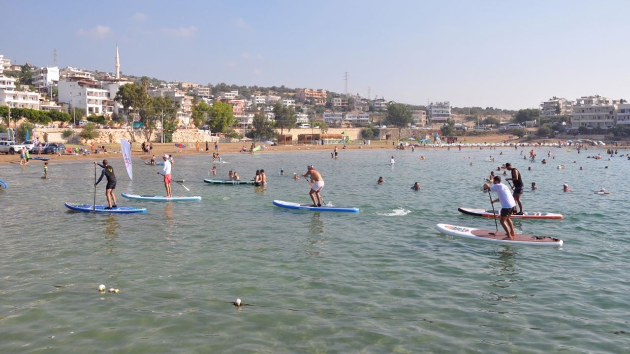 Kürek sörfü yarışması düzenlendi
