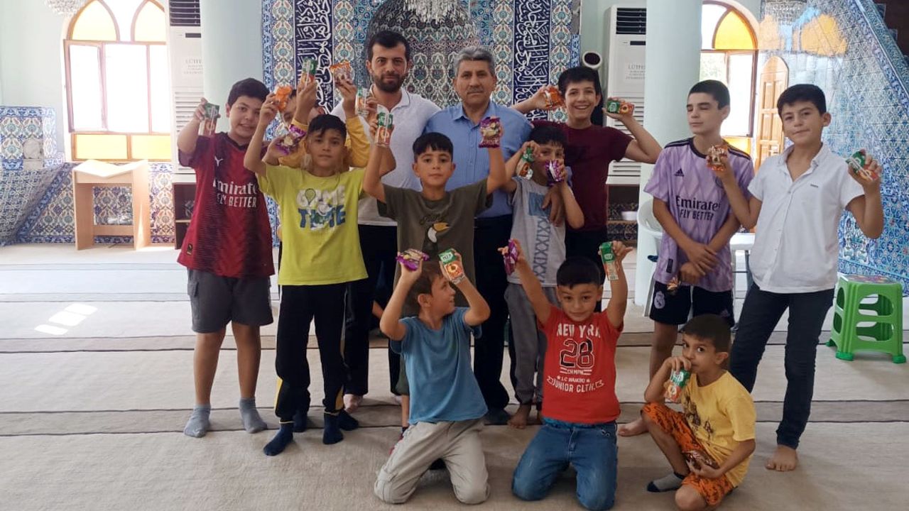 Muhtar Adayı Aydoğan’dan Kur'an Kursu Öğrencilerine İkram