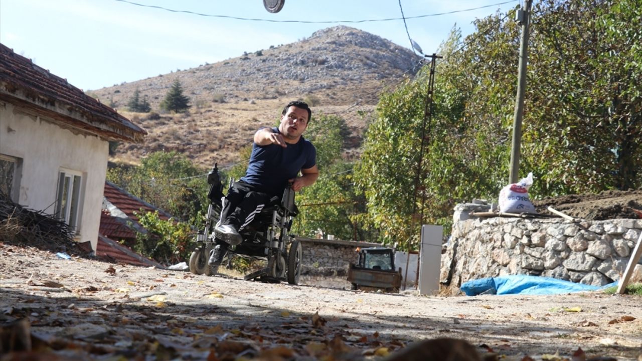 Burdurlu bedensel ve görme engelli sporcunun hayalleri köyüne sığmıyor