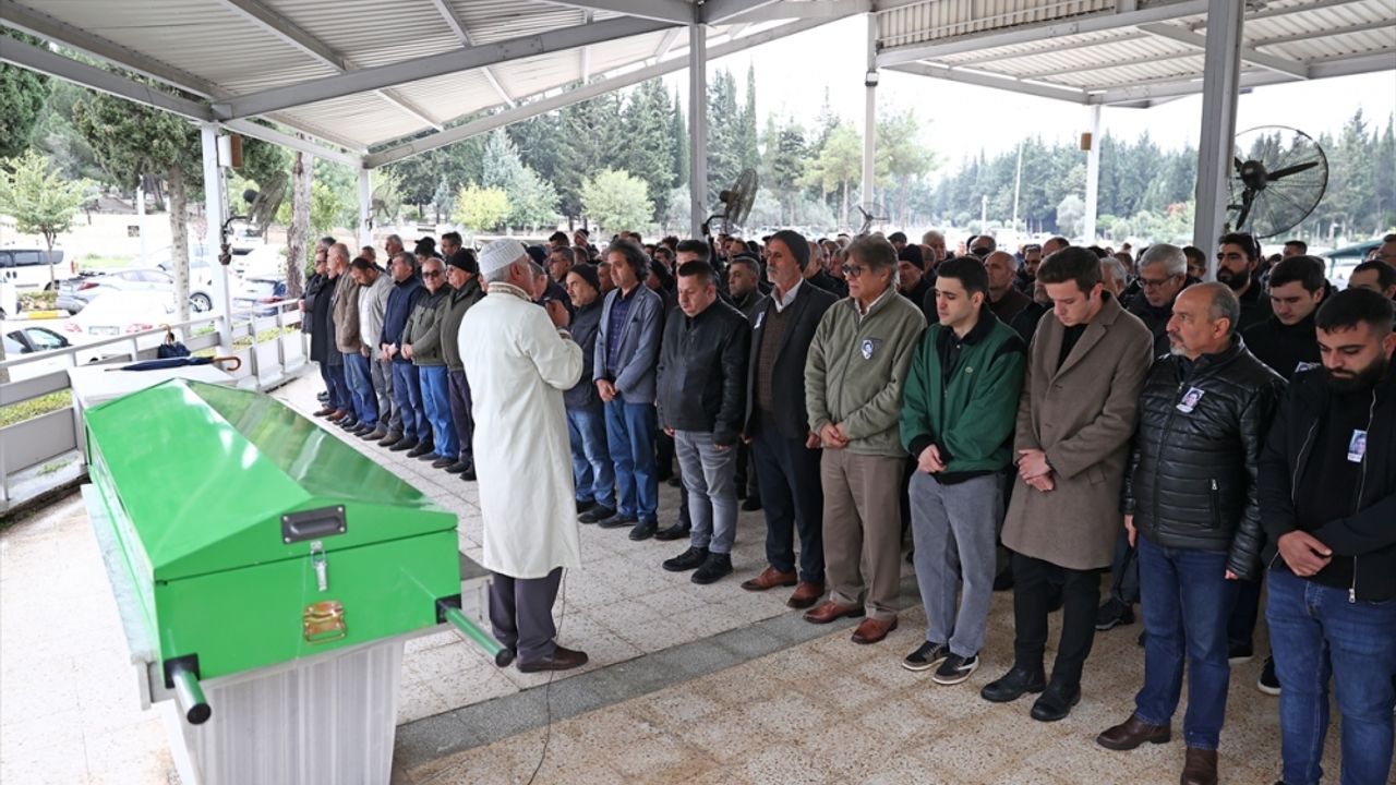ABD'de trafik kazasında ölen mühendisin cenazesi Adana'da toprağa verildi