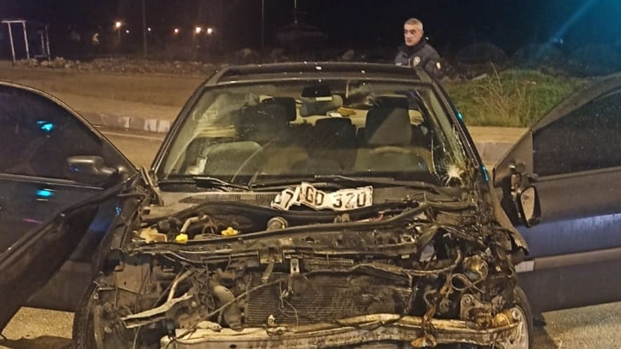 Antalya'da trafik kazasında 1 kişi öldü, 2 kişi yaralandı