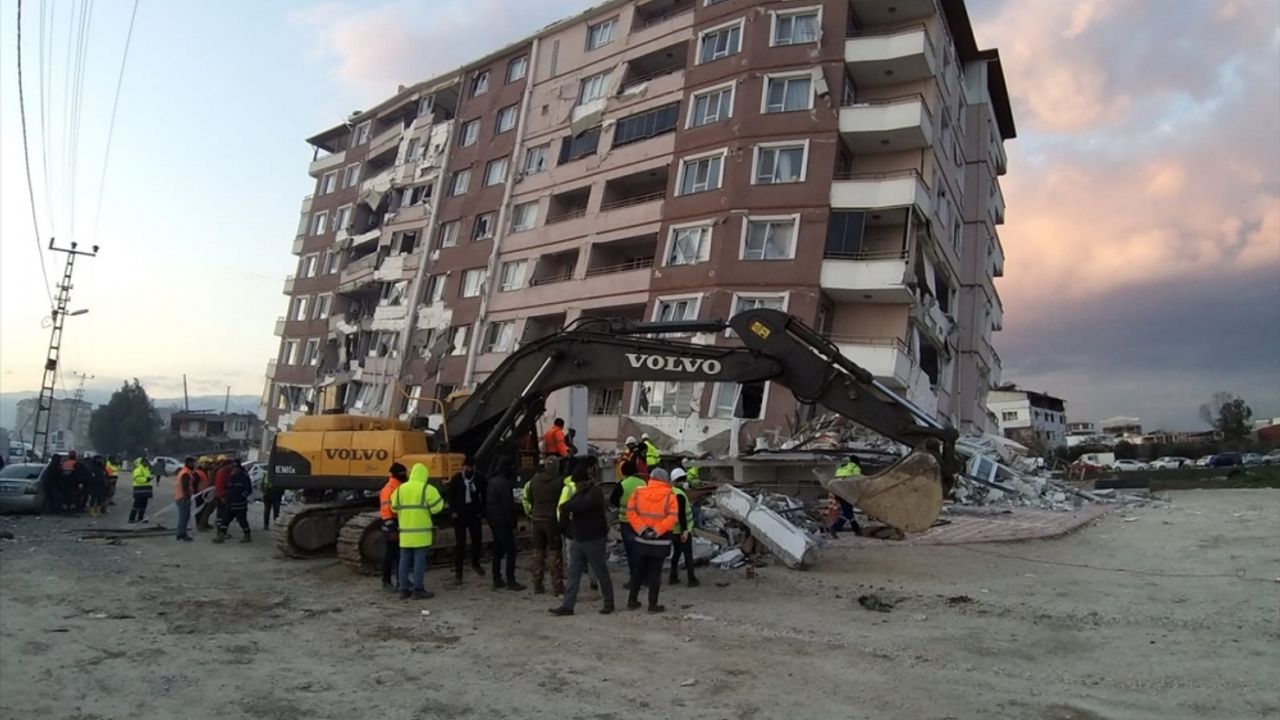 Depremde 9 kişinin öldüğü apartmanın müteahhidi yaptığı binayı hatırlamıyormuş