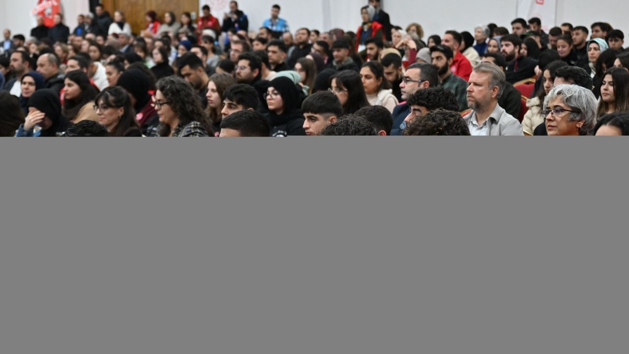 Adana'da "Gençlik Politika Belgesi Vizyon Çalıştayı" düzenlendi