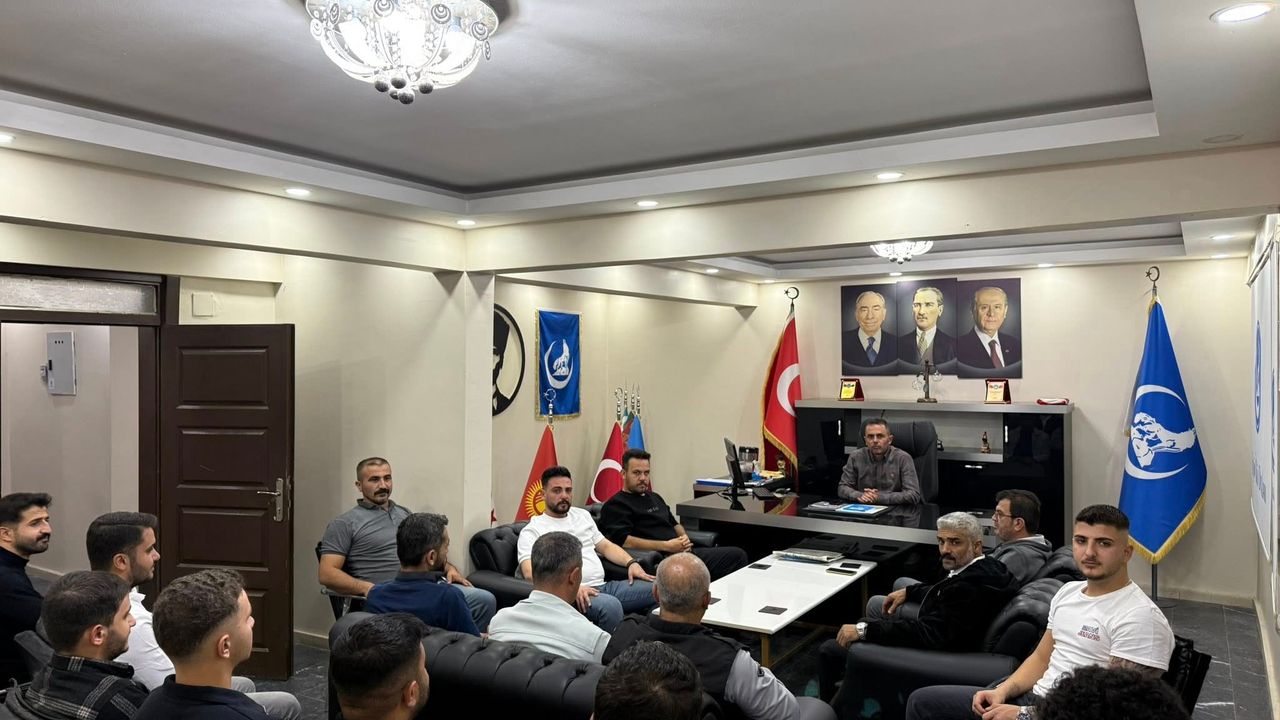 Afşin Ülkü Ocakları İlçe Başkanlığı Son Yönetim Kurulu Toplantısını Gerçekleştirdi