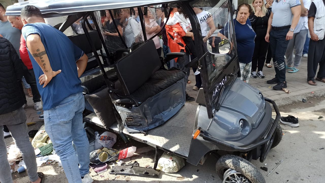 Adana'da otomobille çarpışan golf aracındaki 3 kişi yaralandı
