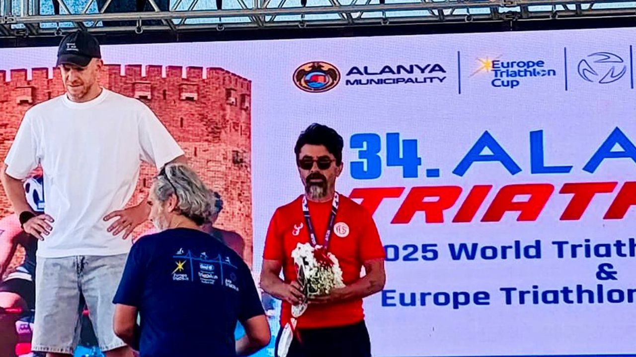 Antalyaspor'un triatlon takımı, 34. Alanya Triatlon Yarışlarında derece elde etti