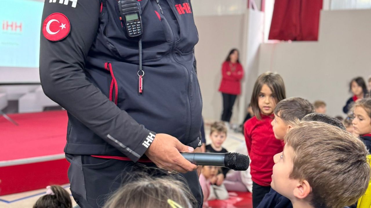 Buse Bilim Koleji afet farkındalık eğitimi ve tahliye tatbikatı düzenledi