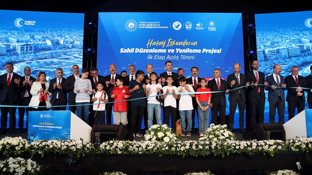 Çevre, Şehircilik ve İklim Değişikliği Bakanı Kurum, Hatay'da açılış töreninde konuştu: