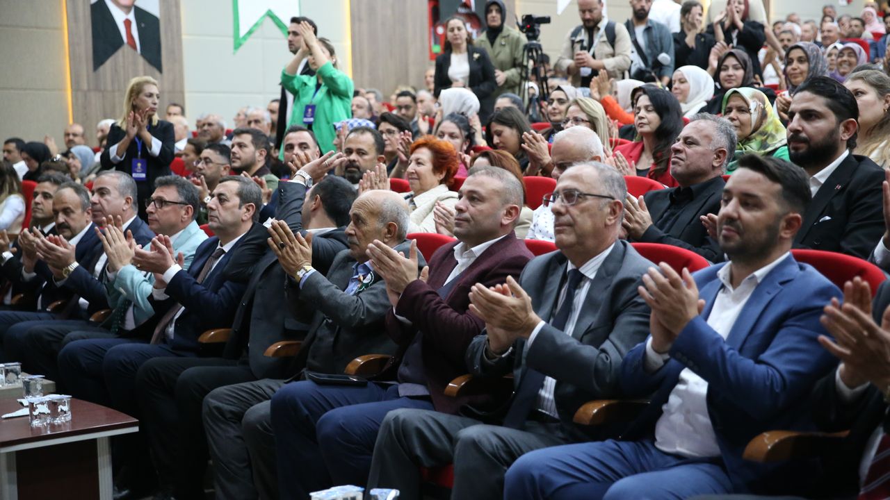 Gençlik ve Spor Bakanı Bak, AK Parti Hatay İl Danışma Meclisi Toplantısı'nda konuştu: