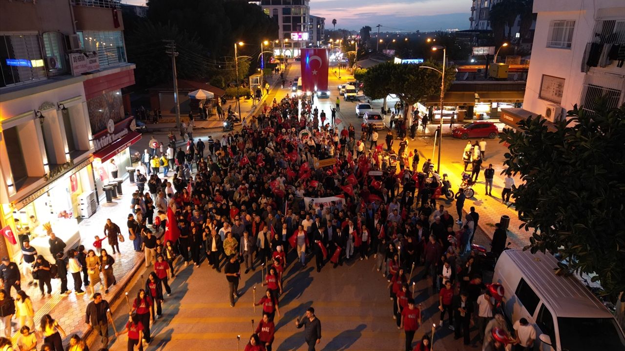 Hatay'da Cumhuriyet'in 102. yıl dönümü dolayısıyla yürüyüş düzenlendi