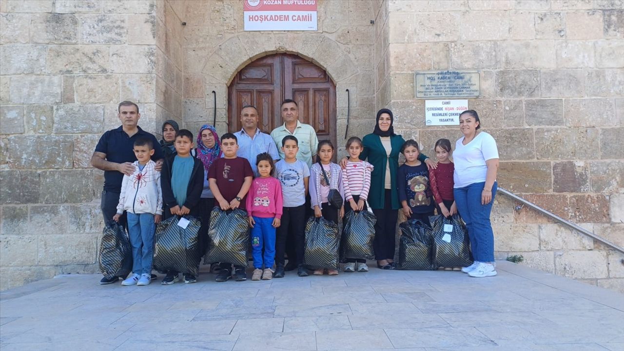 Kozanlı esnaf kırsal kesimde yaşayan öğrencilere ilçeyi gezdirdi