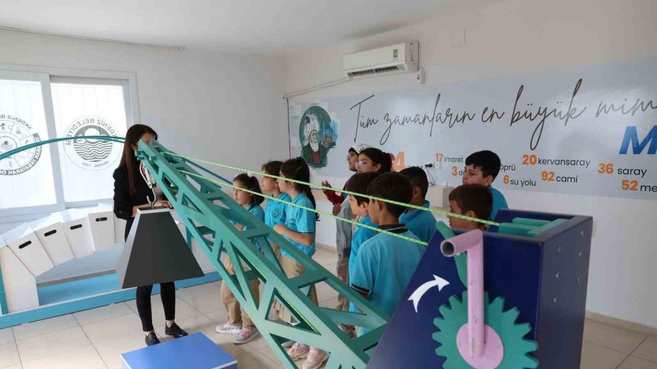 Geleceğin bilim insanları Akdeniz Belediyesinde yetişiyor