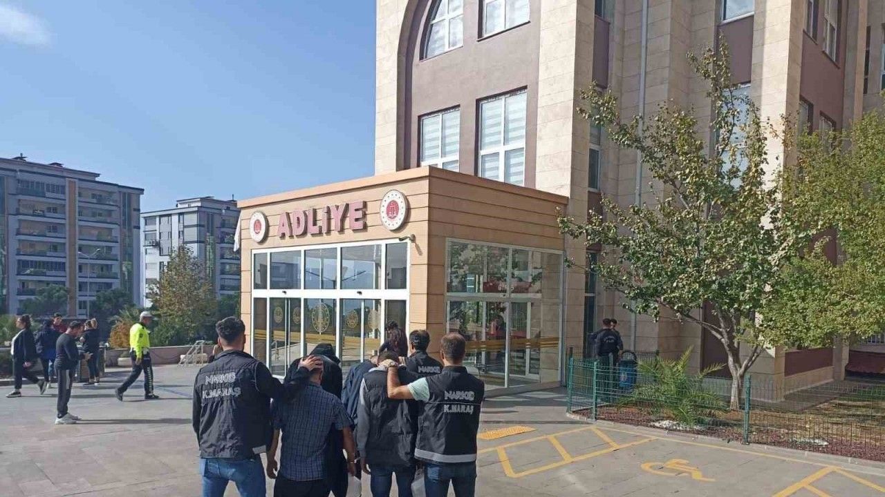 Aranan 2 Hükümlü Yakalanıp Cezaevine Gönderildi