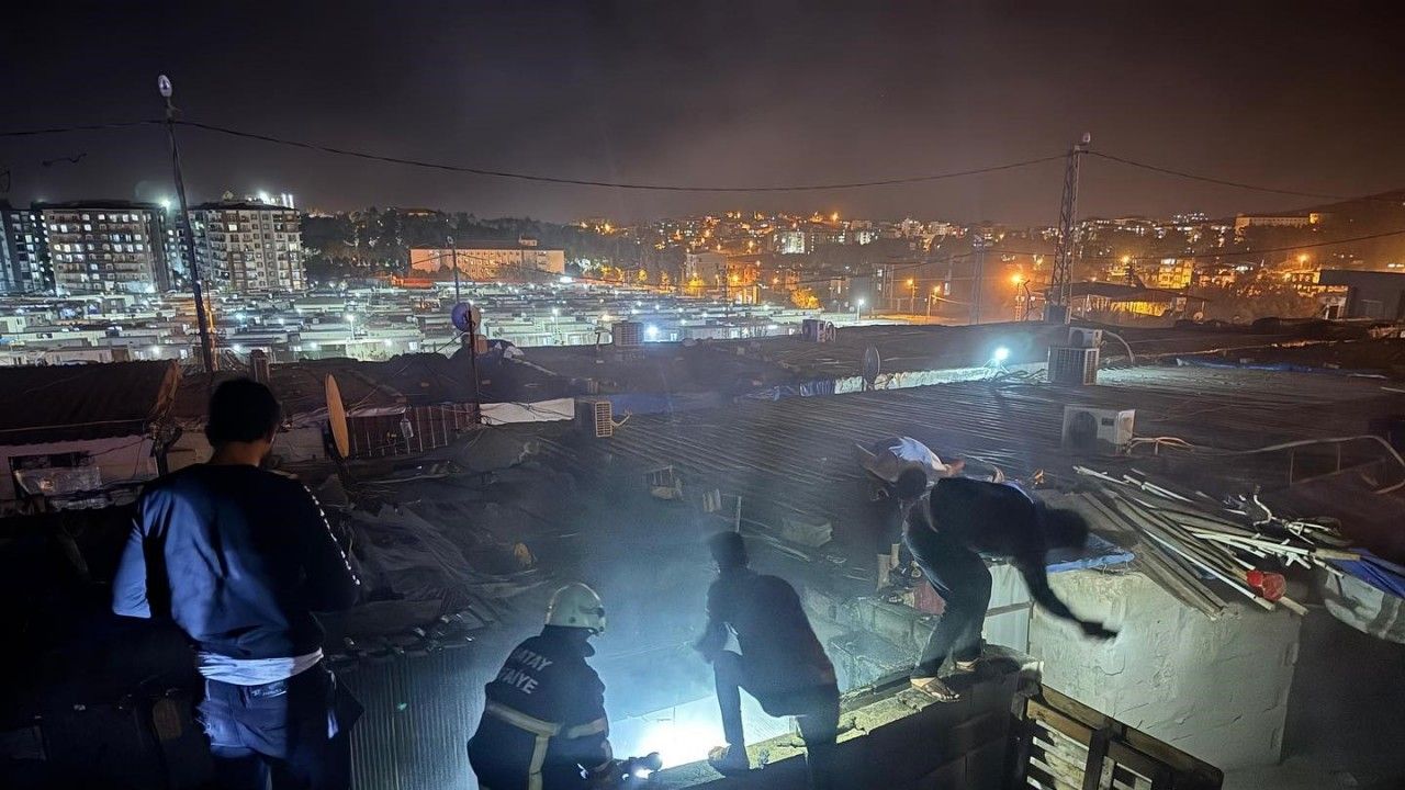 Kırıkhan’da konteyner yangını