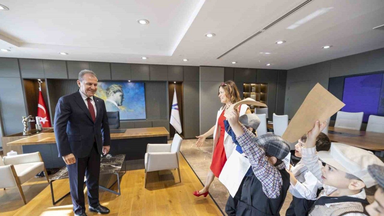 Öğrenciler, cumhuriyet coşkusunu Başkan Seçer’le paylaştı