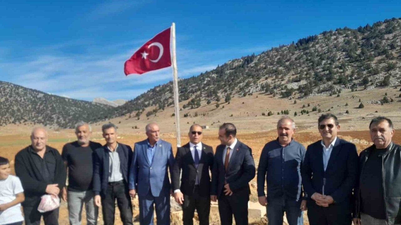 Saimbeyli’de milli mücadele şehitlerinin kabirleri yenileniyor