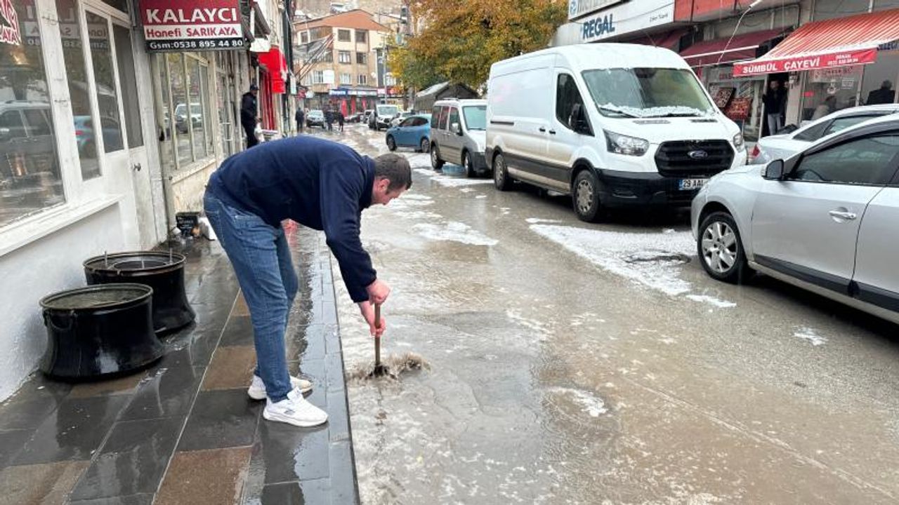 Bayburt'ta Dolu Etkili Oldu