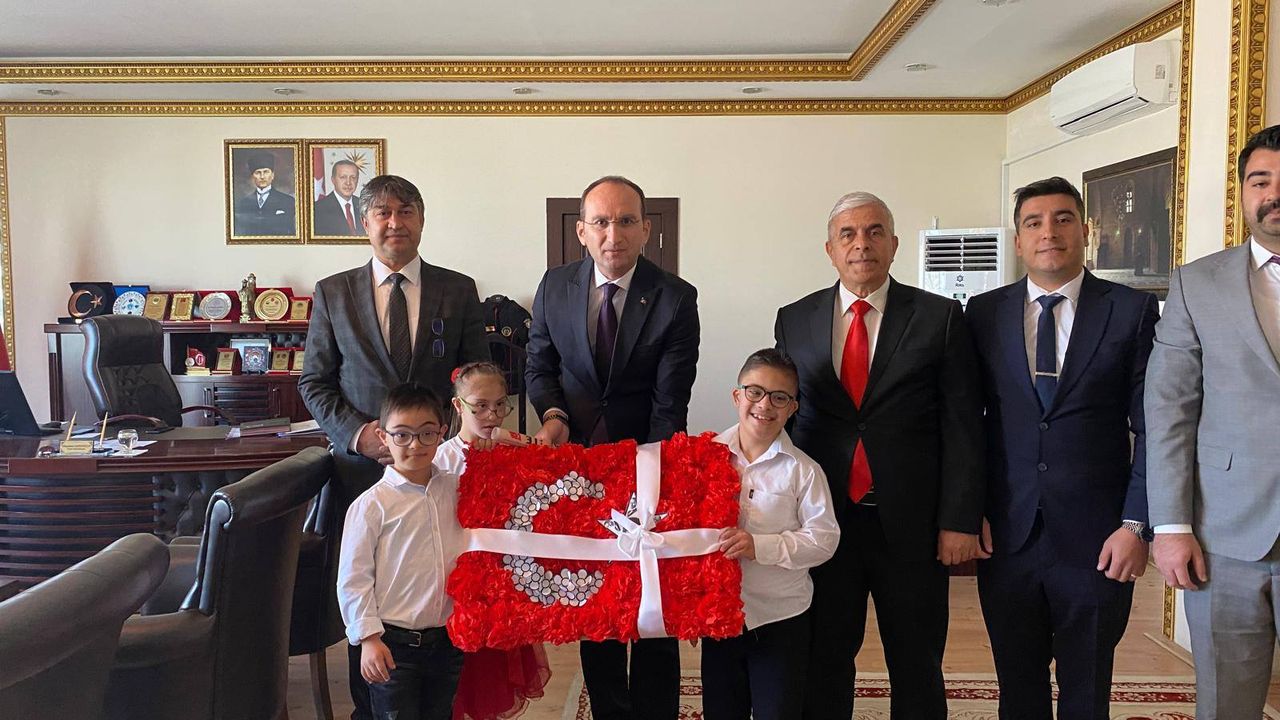 Cumhuriyet Bayramı Dolayısıyla Kaymakam Sarıdoğan’a Ziyaret