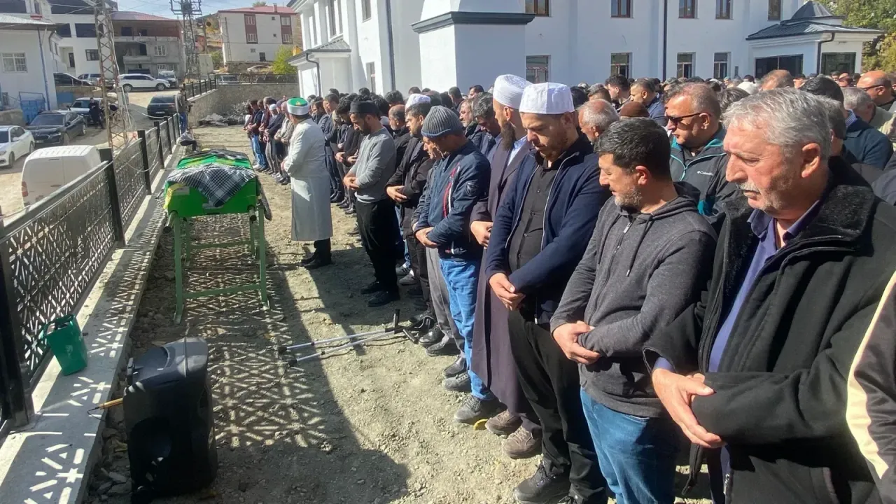 Gaz Patlamasında Hayatını Kaybeden Fadime Gül Toprağa Verildi