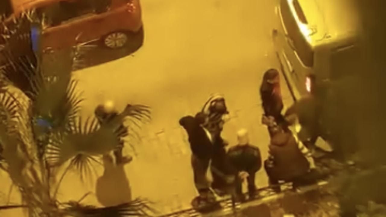 İzmir'de anten montajı yaparken çatıdan düşen kişi hayatını kaybetti