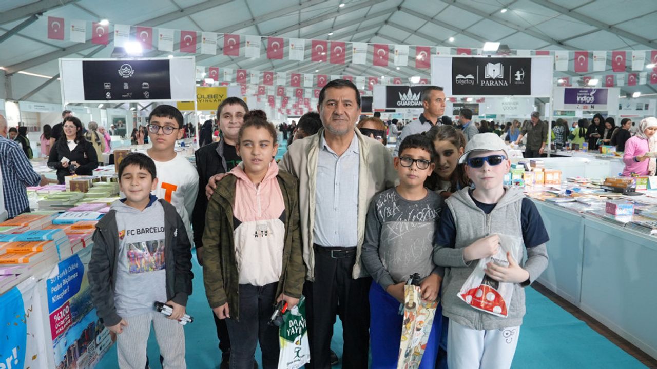 Kahramanmaraş Büyükşehir Belediyesi engelli bireylerin kitap fuarına erişimini kolaylaştırdı