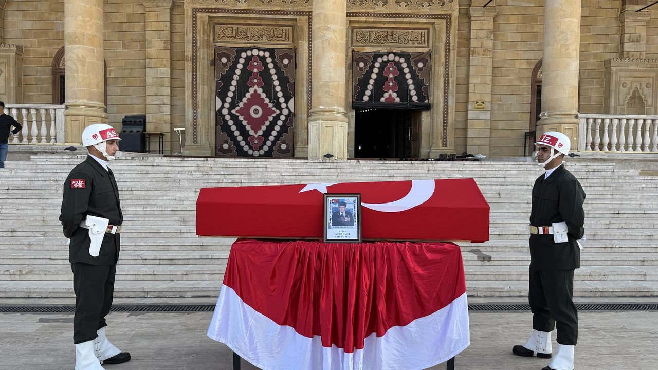 Kahramanmaraş'ta Vefat Eden Kıbrıs Gazisi Son Yolculuğuna Uğurlandı