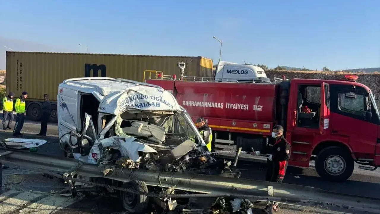 Otobanda Feci Kaza: 1 Ölü, 1 Yaralı