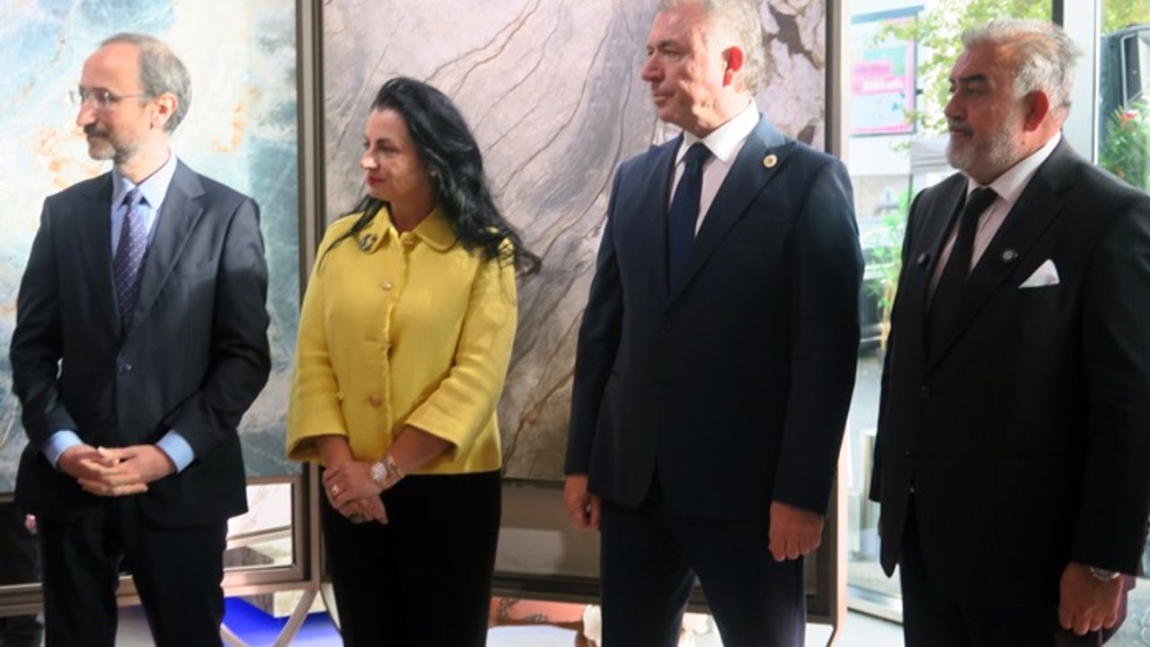 Paris’te Türk Kalitesi: Ng Kütahya Seramik ve Kütahya Porselen!