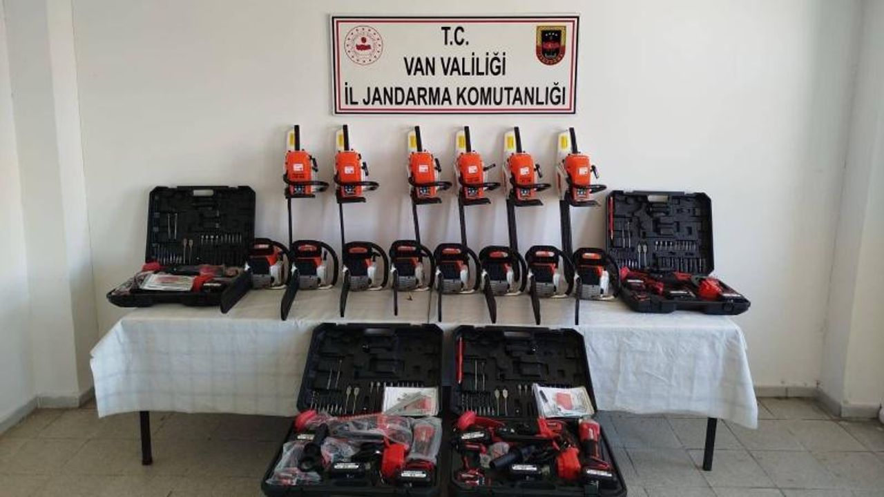 Van'da 430 Bin TL Değerinde Gümrük Kaçağı Eşya Ele Geçirildi