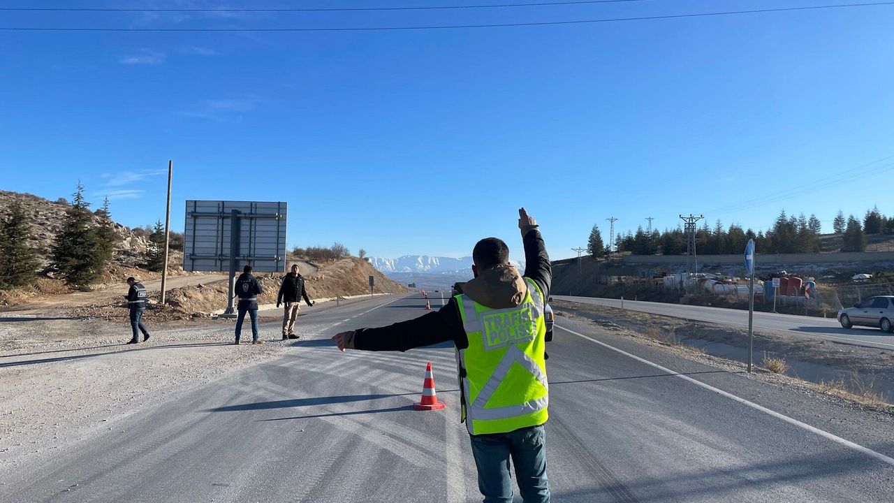 ‘Dur’ İhtarına Uymayan Sürücü 280 Bin TL Cezadan Kaçamadı